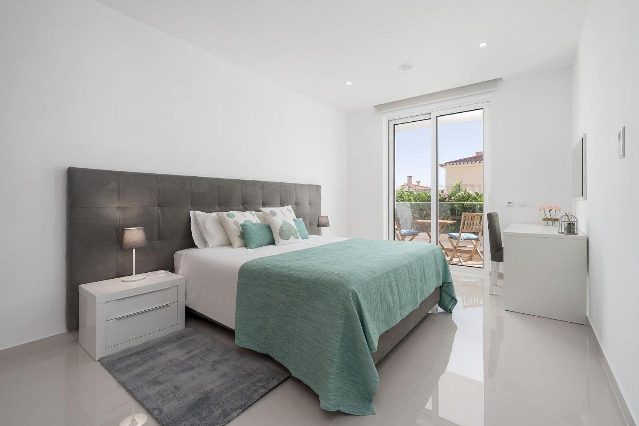 Brand New Spacious Bright Ground Floor Apartment, Vila Ancora,